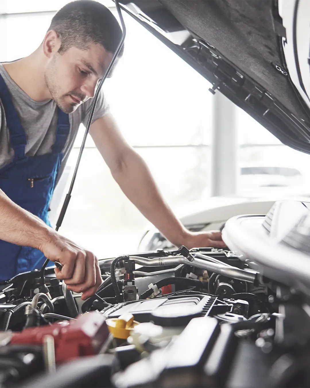 Prečo sa kilometre na autách stáčajú